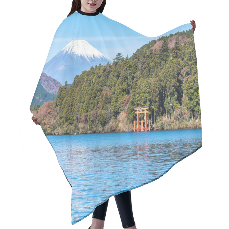 Personality  Mountain Fuji And Lake Ashi With Hakone Temple And Sightseeing Boat In Autumn Hair Cutting Cape