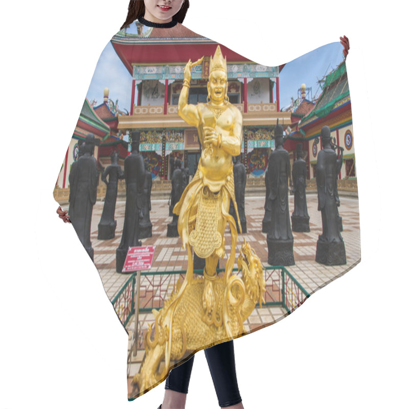 Personality  Chinese Temple Of Viharn Sien Hair Cutting Cape