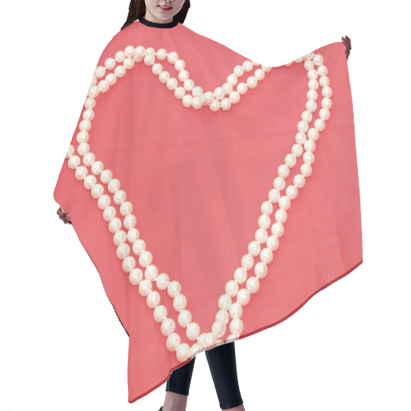 Personality  Pearl Necklace In The Shape Of A Heart 2 Hair Cutting Cape