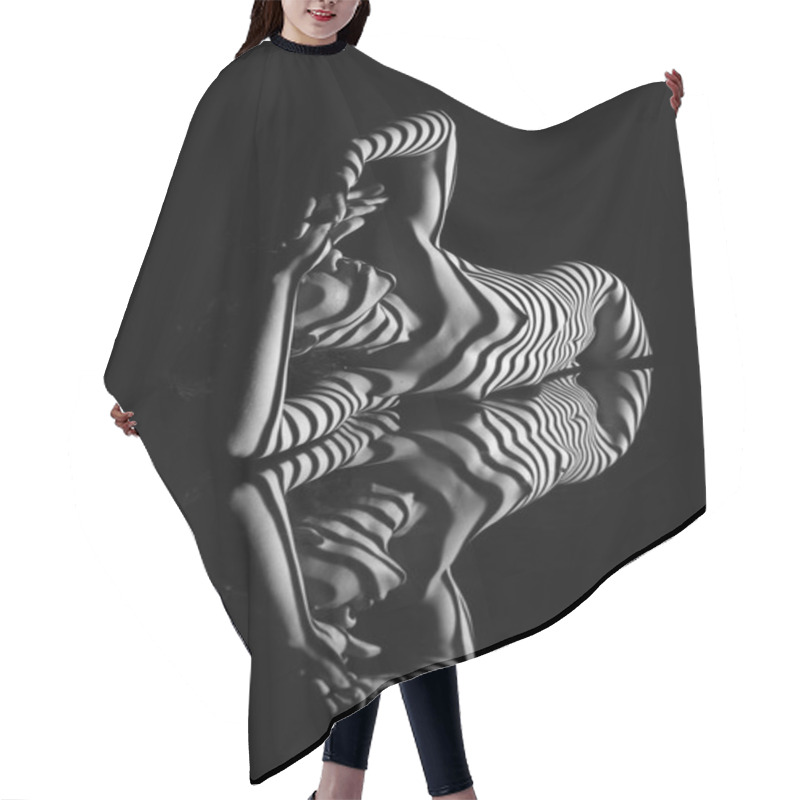 Personality  The Nude Woman With Black And White Zebra Stripes Hair Cutting Cape