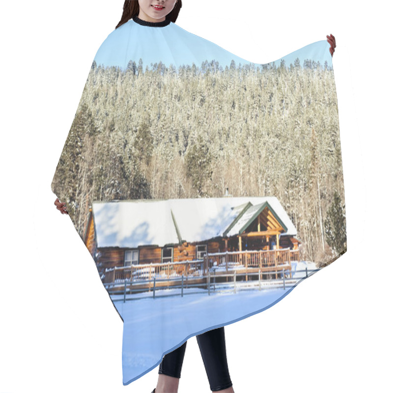 Personality  Cabin In Snow Hair Cutting Cape