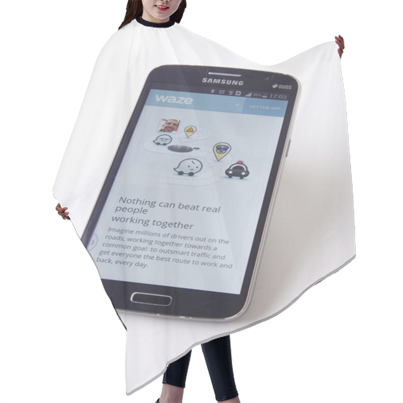 Personality  Phone With Runnig Application Hair Cutting Cape