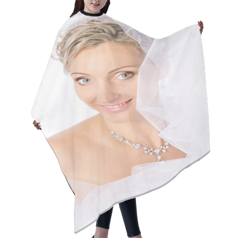 Personality  Bride In White Veil Smiling And Looking At Camera. Hair Cutting Cape