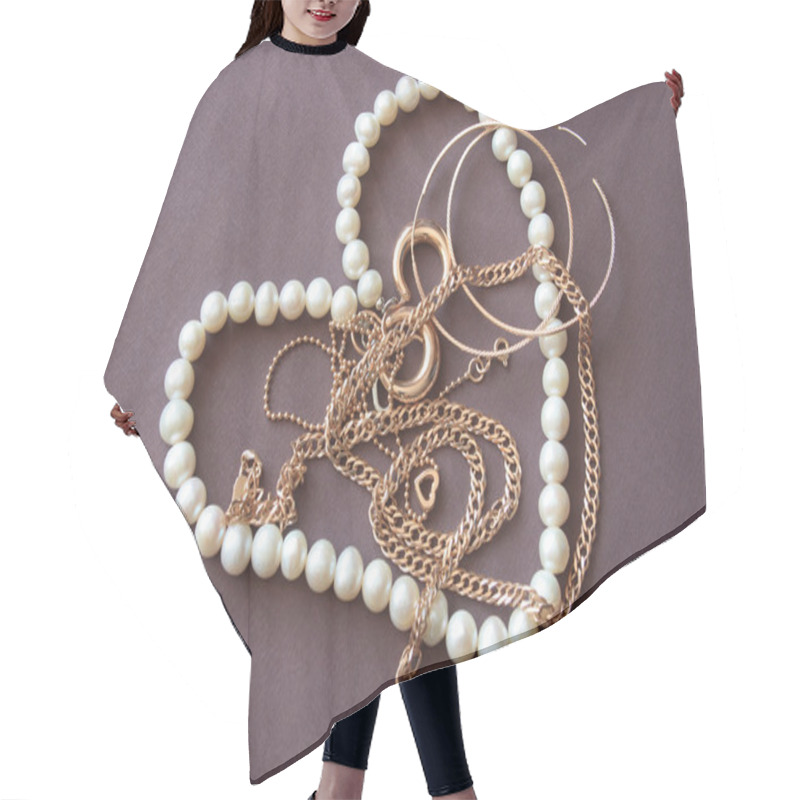 Personality  Pearl And Gold Hair Cutting Cape