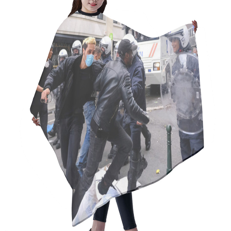 Personality  Demonstrators Clashed With Riot Police During An Anti-racism Protest Against Racial Inequality In The Aftermath Of The Death In Minneapolis Police Custody Of George Floyd In Brussels, Belgium On Jun. 7, 2020. Hair Cutting Cape