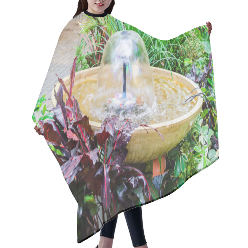 Personality  Fountain Hair Cutting Cape