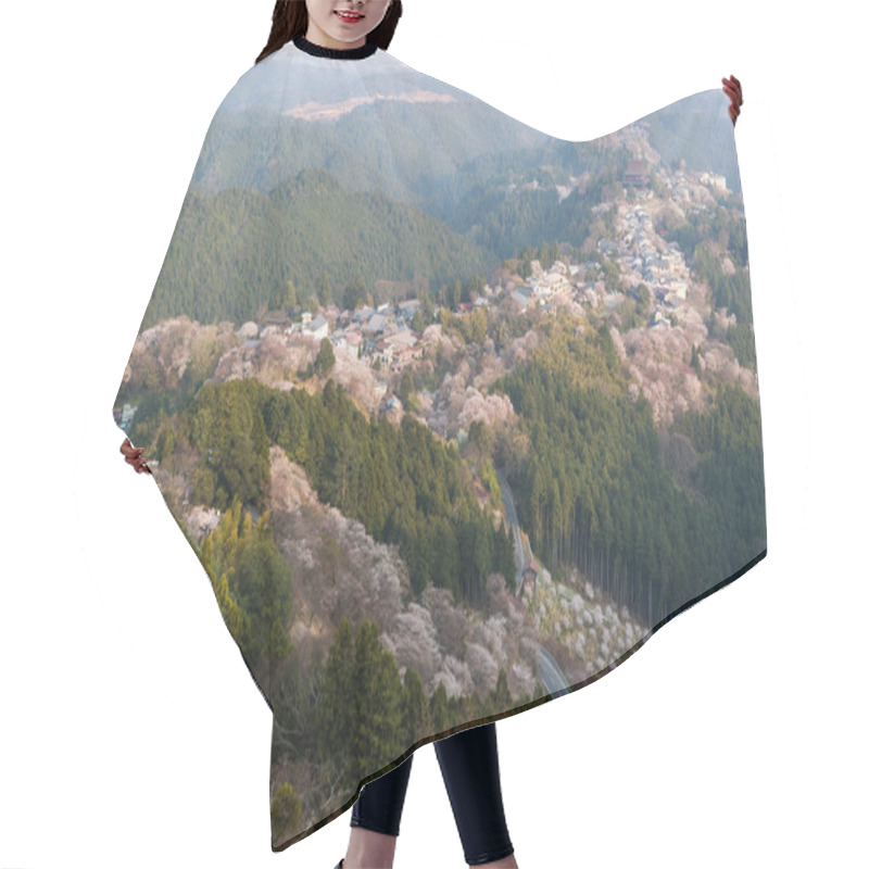 Personality  Yoshinoyama Sakura Cherry Blossom. Mount Yoshino  In Nara Prefecture, Japan's Most Famous Cherry Blossom Viewing Spot Hair Cutting Cape