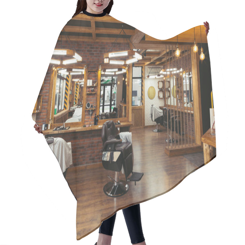 Personality  Modern Stylish Empty Barber Shop Interior With Mirrors Hair Cutting Cape