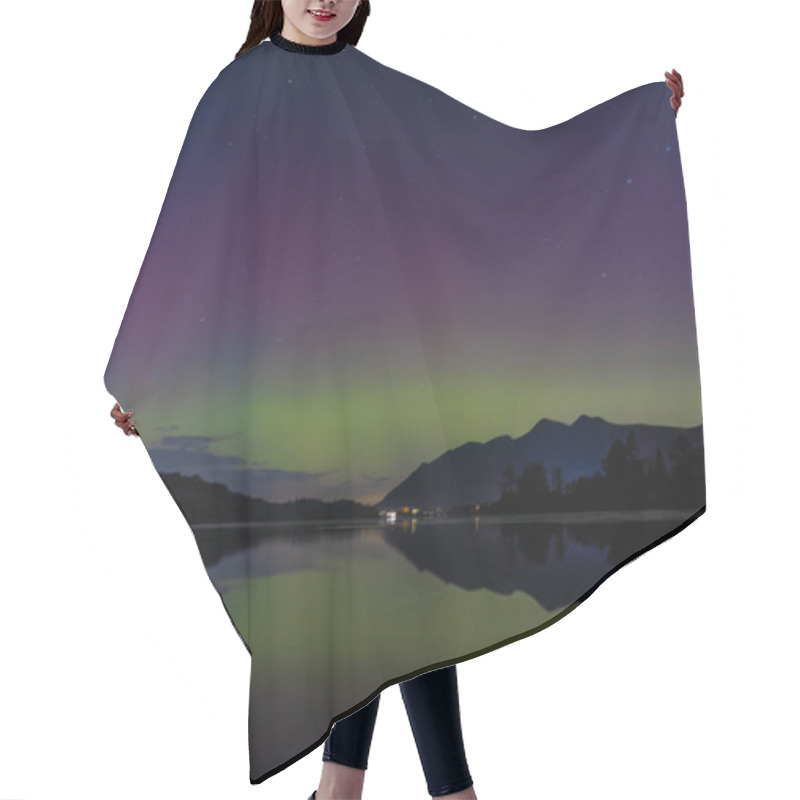 Personality  Northern Lights Also Know As The Aurora Borealis Shines Over Derwent Water And Skiddaw, Keswick, United Kingdom, 1st December 2023 Hair Cutting Cape