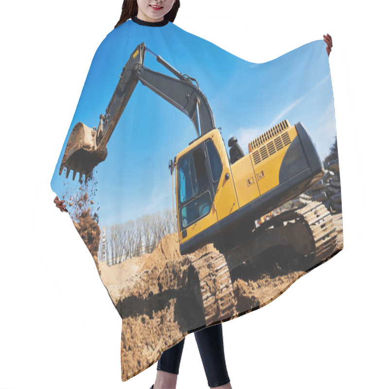 Personality  Excavator Loader Machine At Construction Site Hair Cutting Cape