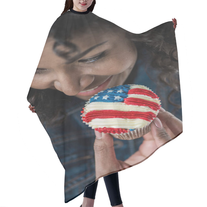 Personality  Girl With American Flag Cupcake  Hair Cutting Cape