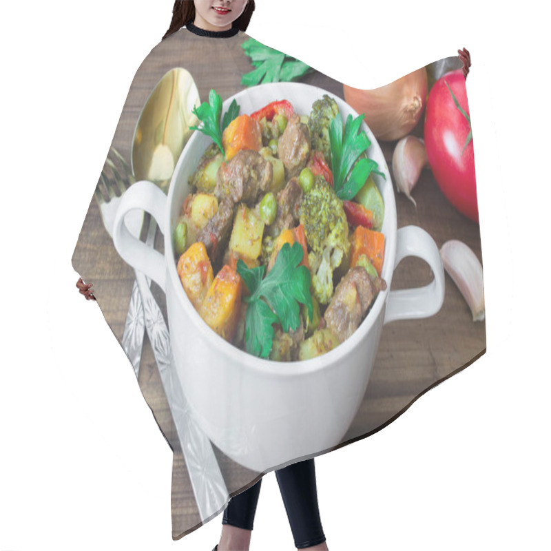 Personality  Served Beef Meat Stewed With Vegetables In Ceramic Pot With Ingredients On Wooden Background Hair Cutting Cape