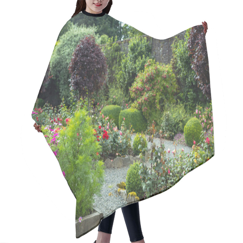 Personality  Beautiful Walled Garden Hair Cutting Cape