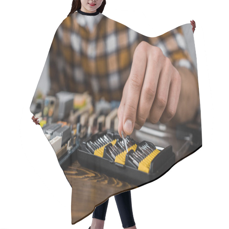 Personality  Computer Engineer Taking Screwdriver Caps To Repair Motherboard Hair Cutting Cape