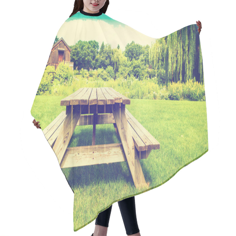 Personality  Retro Picnic Table Hair Cutting Cape