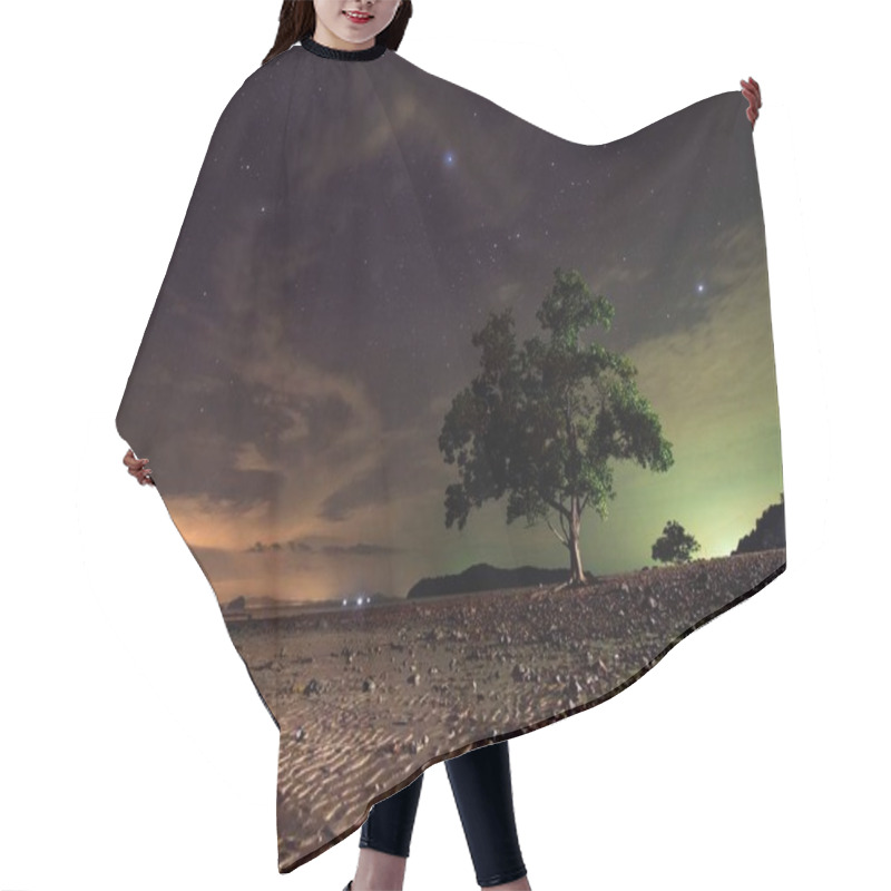 Personality  Landscape Shot Of A Sandy Area With A Big Tree Growing In The Middle During A Starry Night Hair Cutting Cape