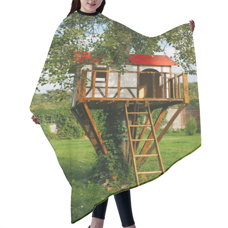 Personality  Cute Small Tree House For Kids On Backyard. Hair Cutting Cape