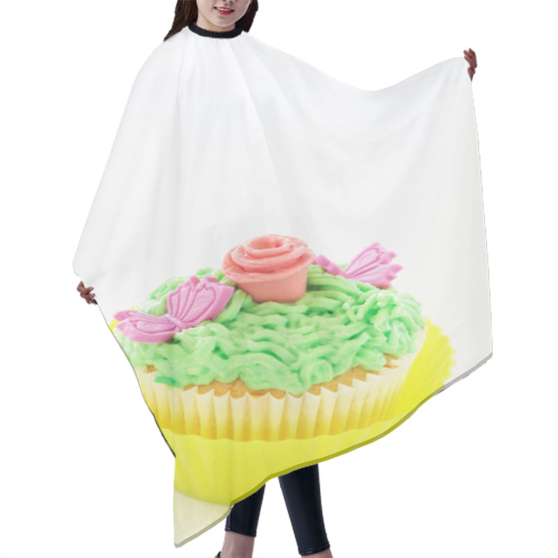 Personality  Vanilla Cupcake With Rose Decorations Hair Cutting Cape