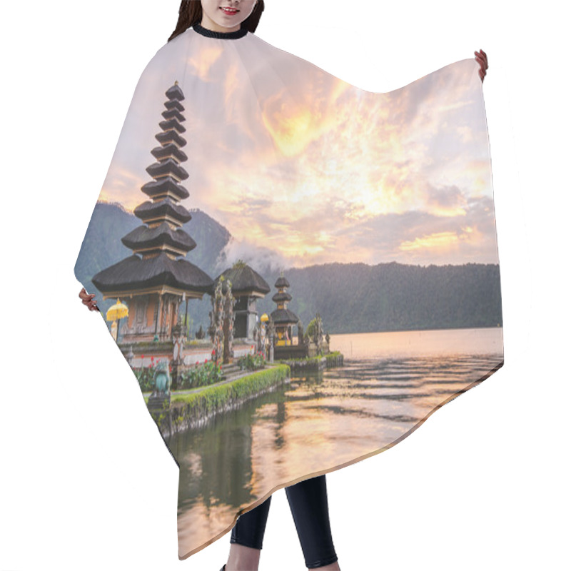 Personality  Pura Ulun Danu Bratan At Bali, Indonesia Hair Cutting Cape