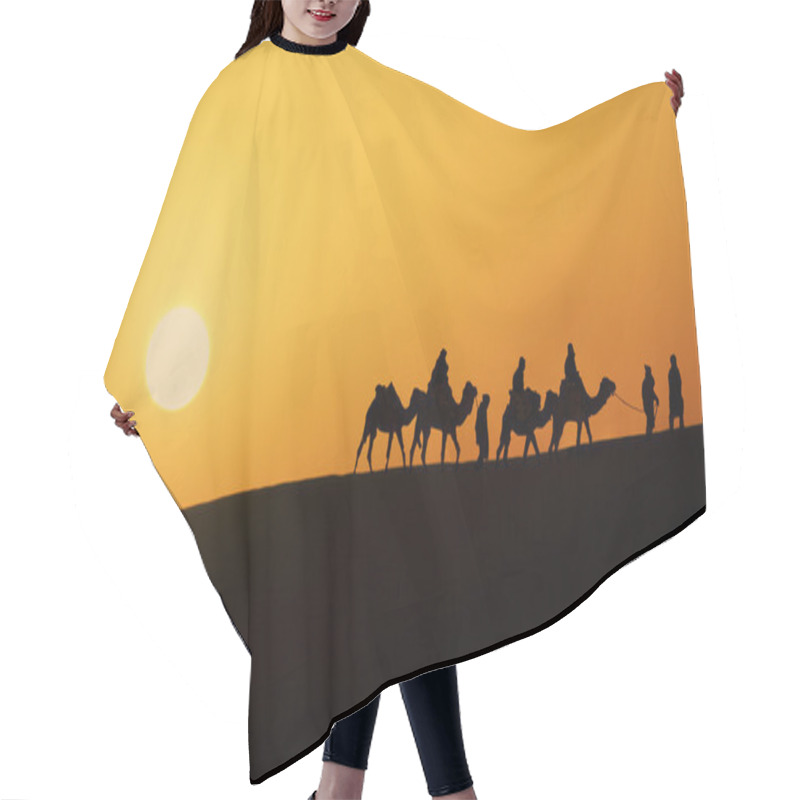 Personality  Silhouette Of A Camel Caravan Hair Cutting Cape