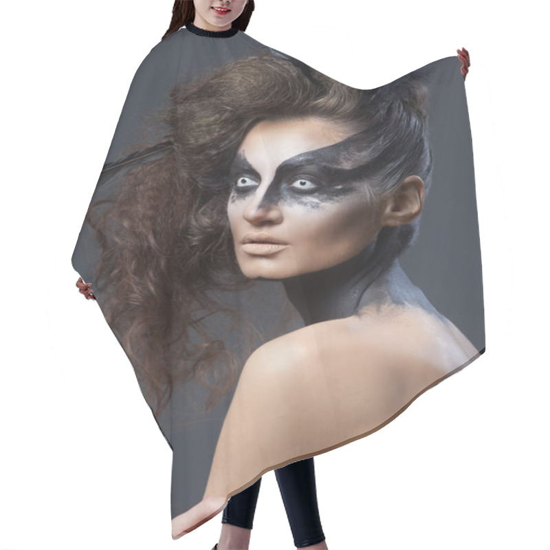 Personality  Fashion Crow Girl With White Eyes Hair Cutting Cape