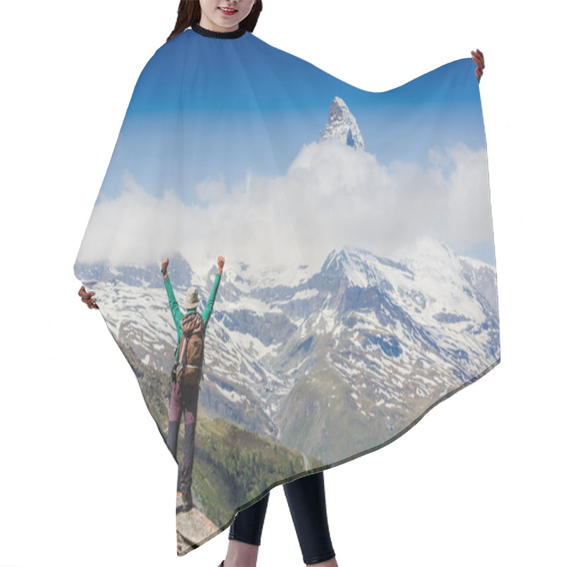 Personality  Woman Hiker Open Arms At Mountains Hair Cutting Cape