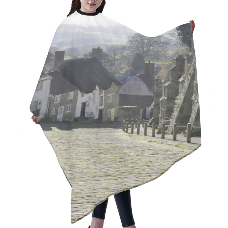 Personality  Steep Hill And Sky In English Town Hair Cutting Cape