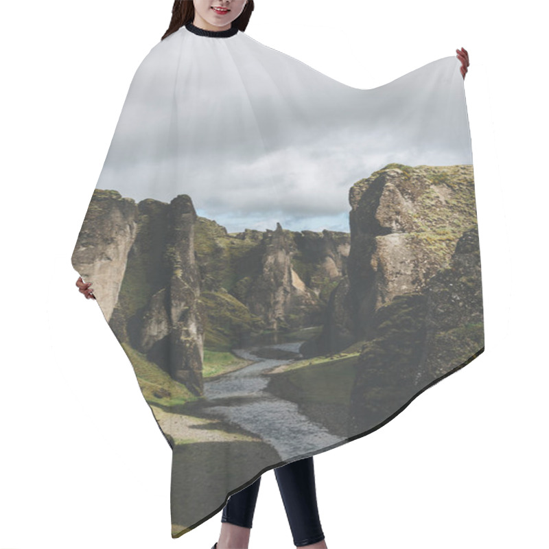 Personality  Fjadrargljufur Canyon Hair Cutting Cape