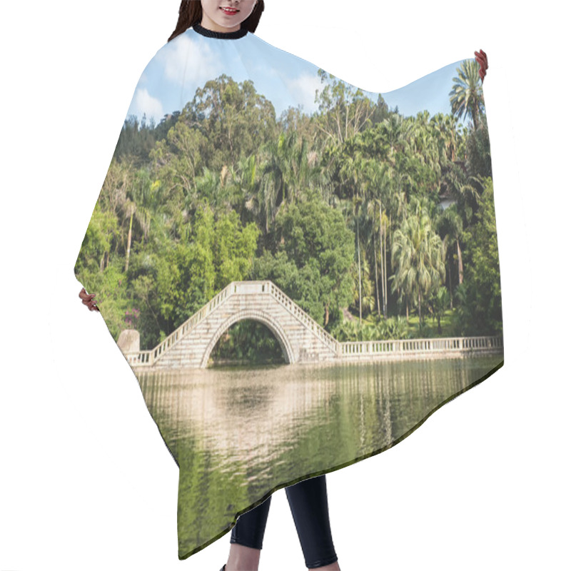 Personality  Xiamen Botanical Garden Bridge Hair Cutting Cape