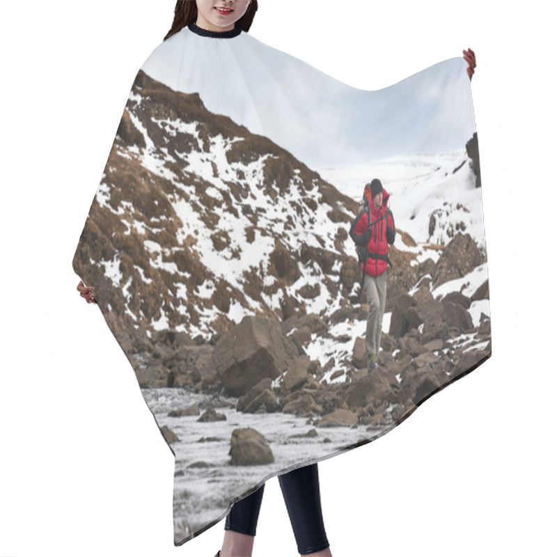 Personality  Hiking In Extreme Weather Hair Cutting Cape