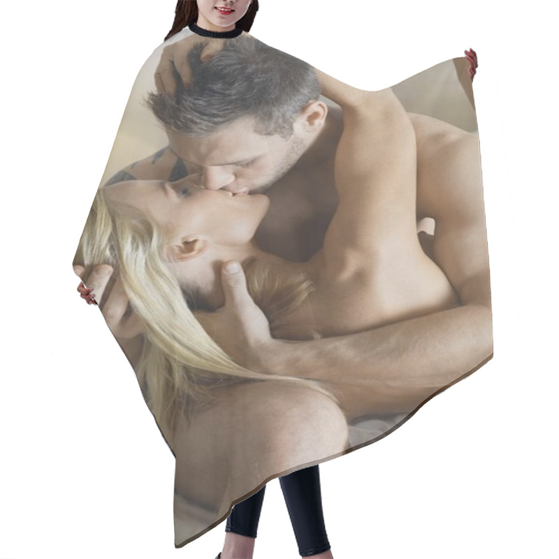 Personality  Passionate Couple Kissing Hair Cutting Cape