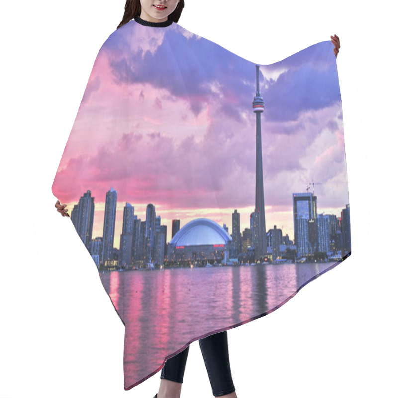 Personality  Scenic View At Toronto City Hair Cutting Cape