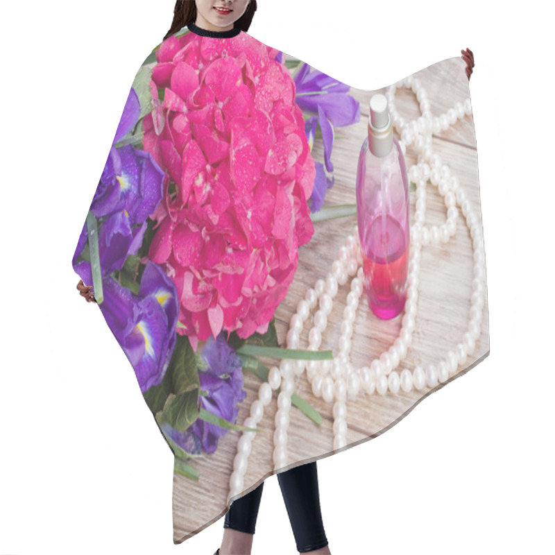 Personality  Hortensia And Iris Flowers Background Hair Cutting Cape