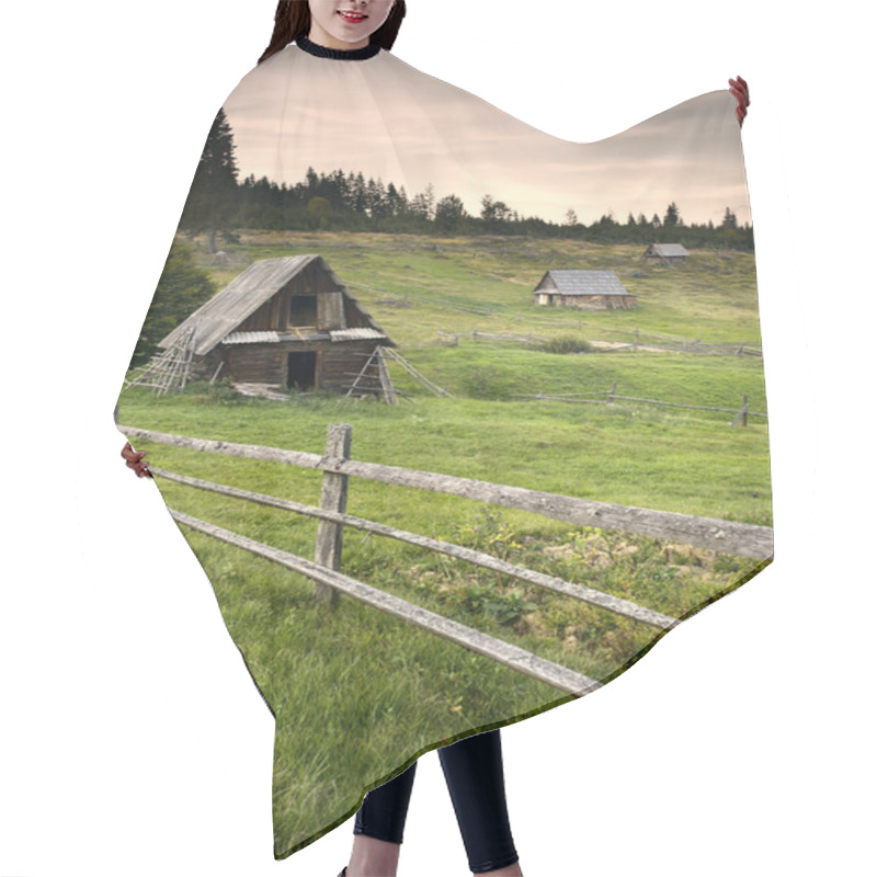 Personality  Mountain Village Hair Cutting Cape