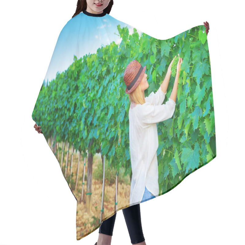 Personality  Farmer Girl On Vineyard Hair Cutting Cape