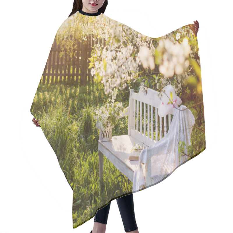 Personality  Garden Bench Hair Cutting Cape