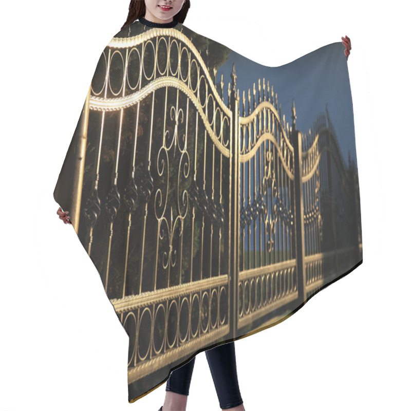 Personality  Fence Hair Cutting Cape