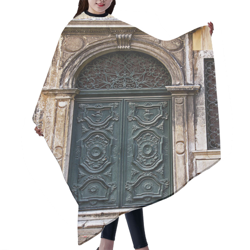 Personality  Green Decorated  Carved Door In Venice Ghetto. Hair Cutting Cape