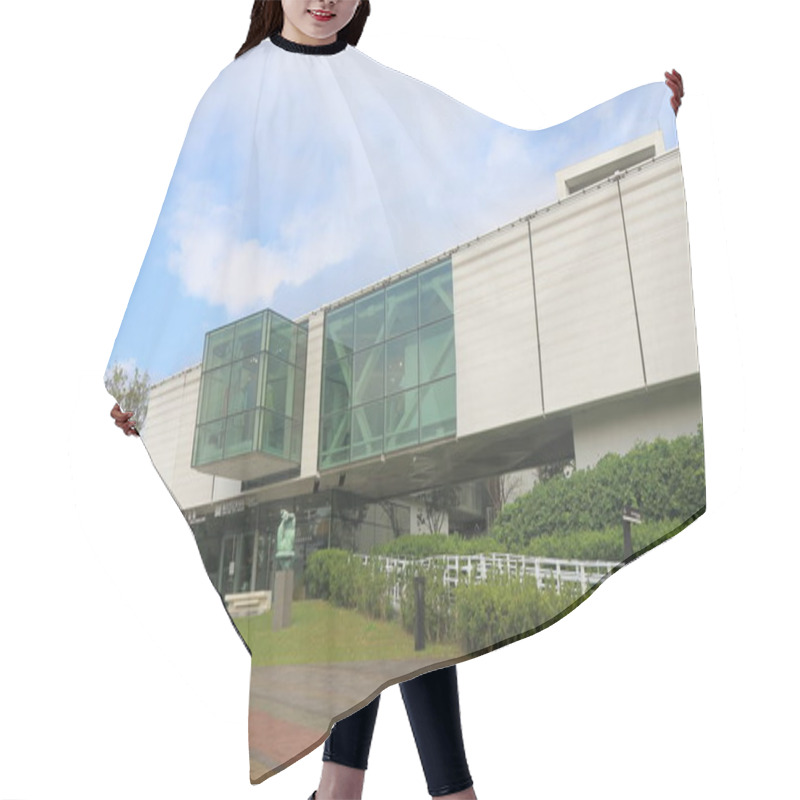 Personality  Taipei Fine Arts Museum Taiwan Hair Cutting Cape