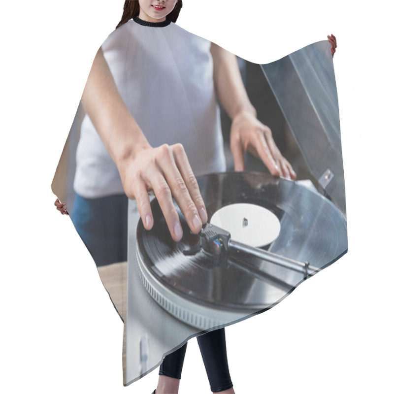 Personality  Woman Using Vinyl Audio Player Hair Cutting Cape