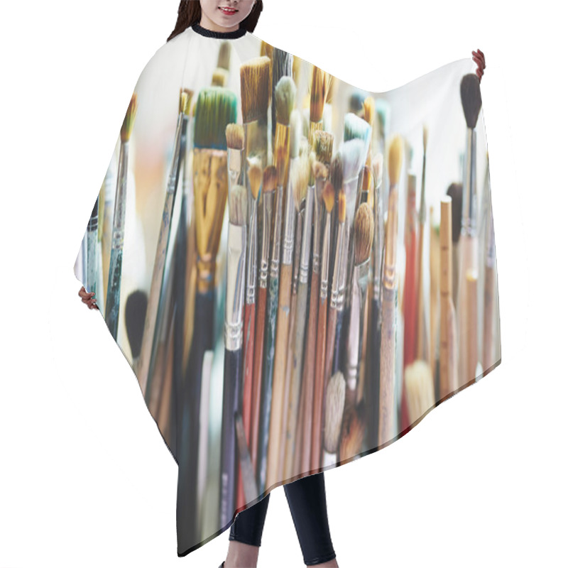 Personality  Paintbrushes In Art Studio Hair Cutting Cape