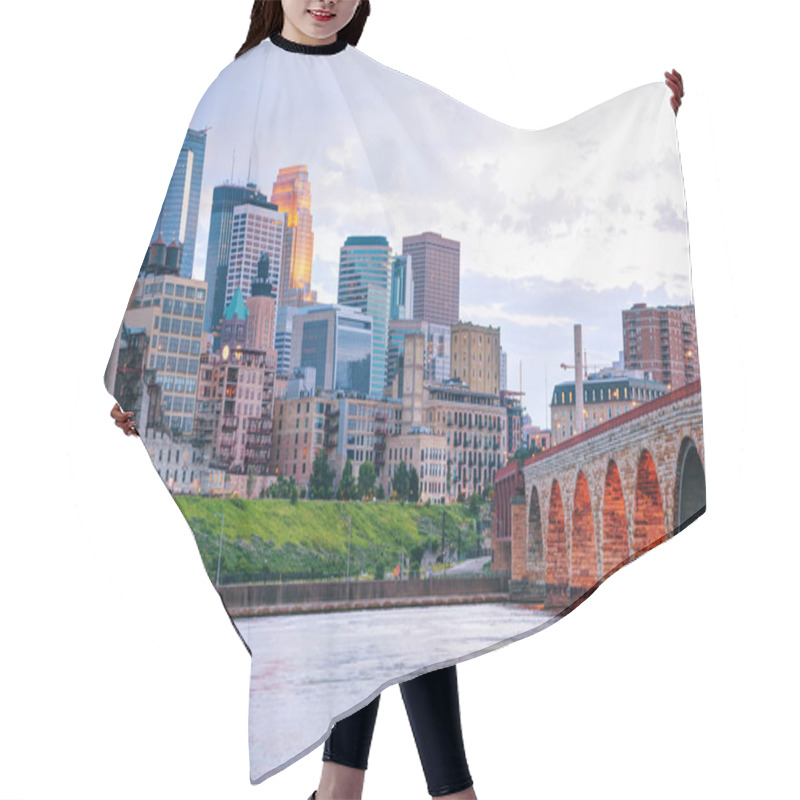 Personality  Minnesota At Night Time Hair Cutting Cape