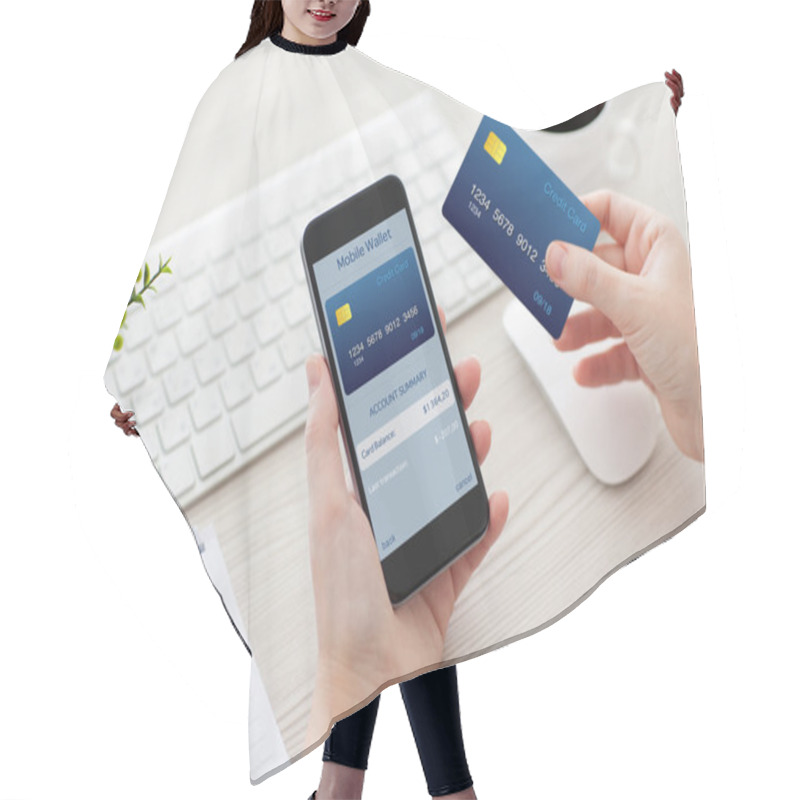 Personality  Female Hands Holding Phone With Mobile Wallet For Online Shoppin Hair Cutting Cape