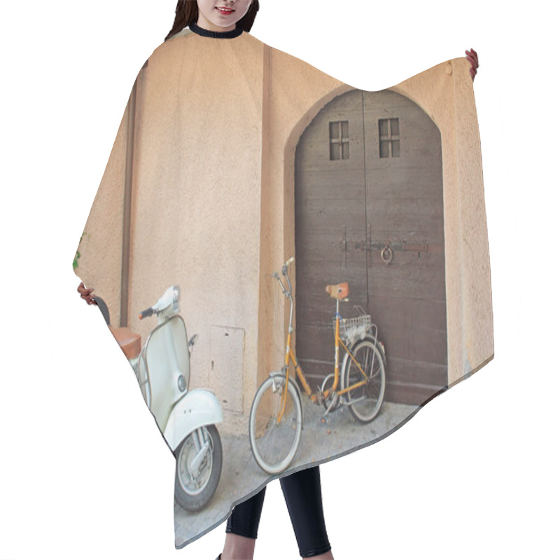 Personality  Nostalgic Scooter And Bicycle, Italian Lifestyle Hair Cutting Cape