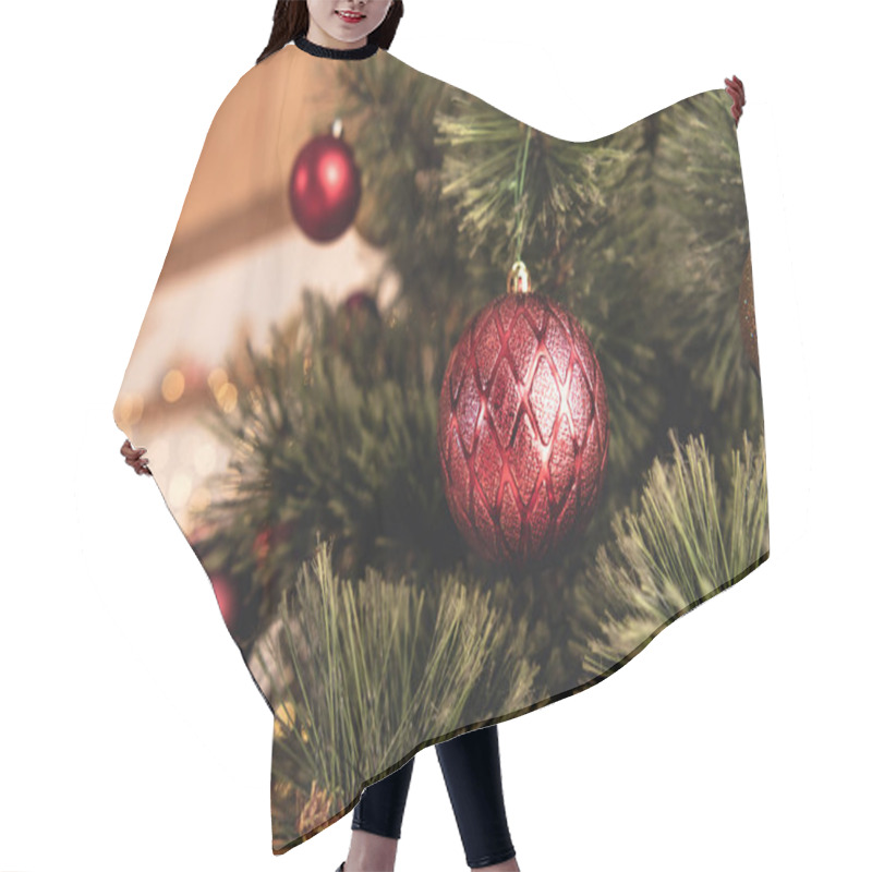 Personality  Selective Focus Of Christmas Tree With Red Baubles In Room Hair Cutting Cape