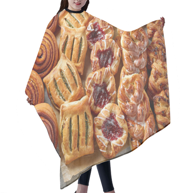 Personality  Freshly Baked Sweet Buns Hair Cutting Cape