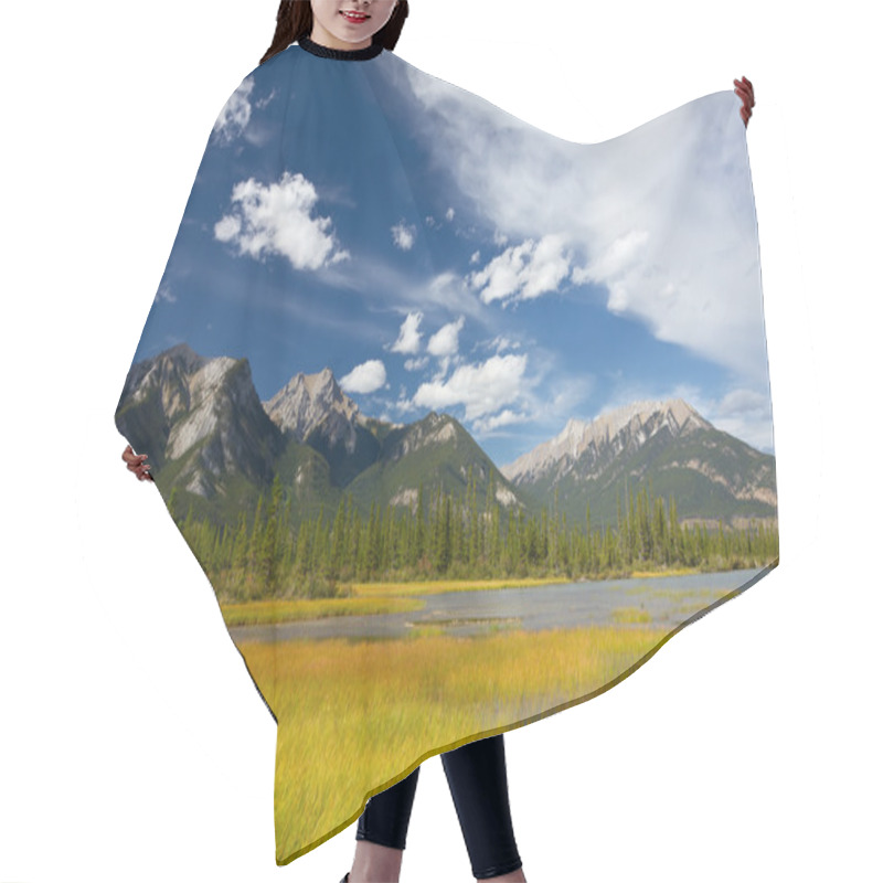 Personality  Beautiful Canadian Landscape Hair Cutting Cape