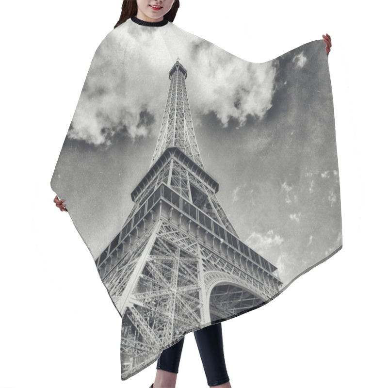 Personality  Upward View Of Eiffel Tower On A Beautiful Sunny Winter Day - Paris - France. Hair Cutting Cape