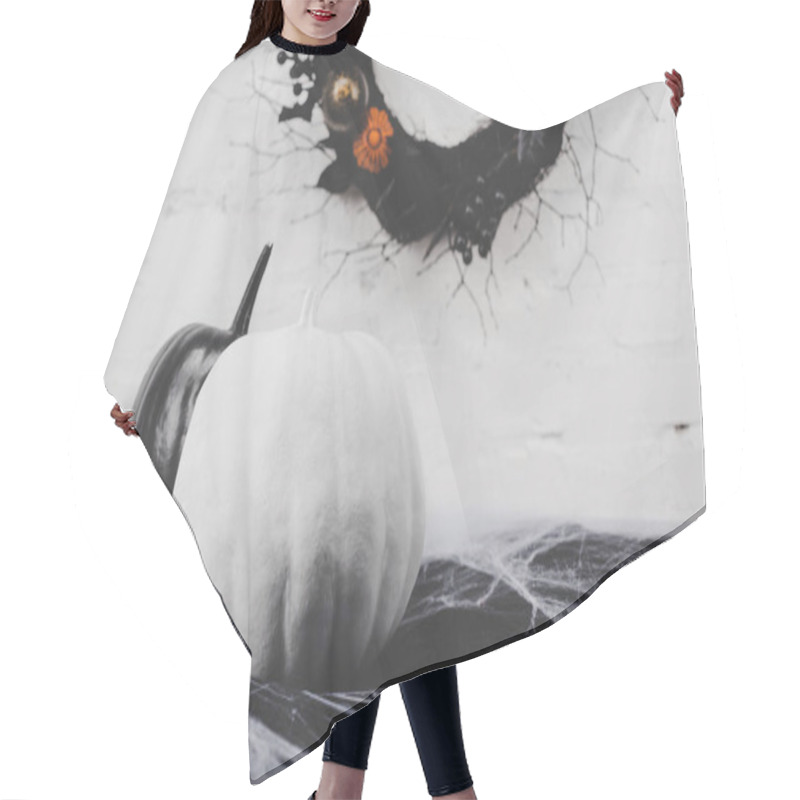 Personality  Halloween Pumpkins In Cobweb Hair Cutting Cape