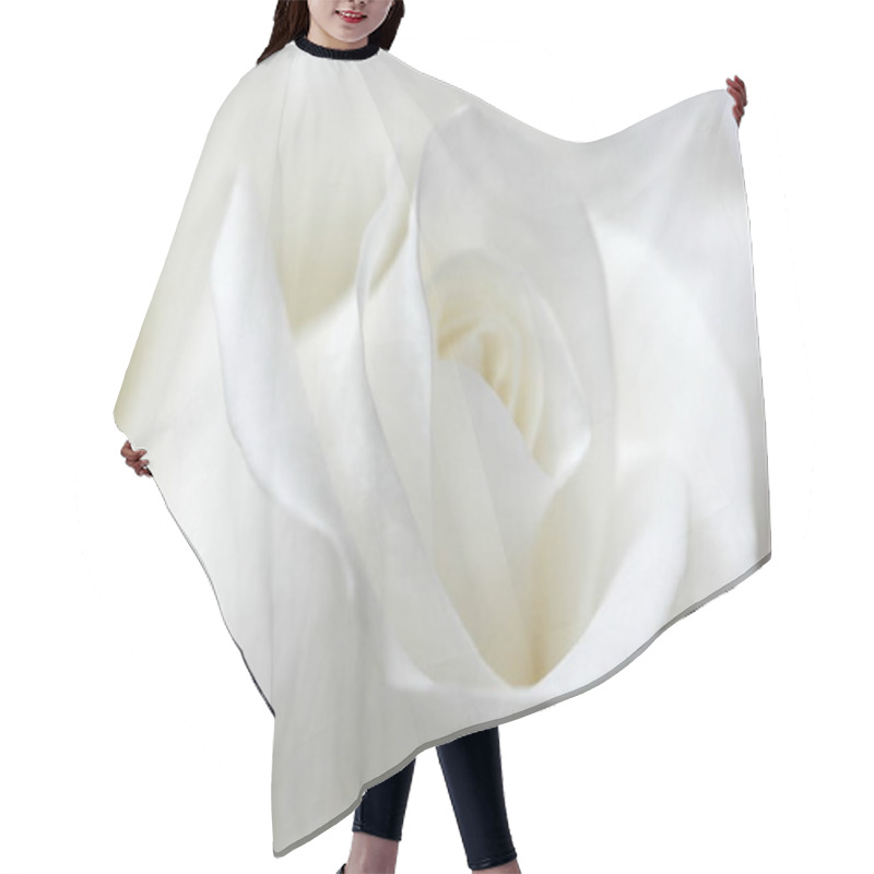 Personality  Scenic View Of Beautiful White Rose Flower Hair Cutting Cape